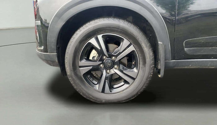 2024 Tata NEXON Creative Plus 1.5 Revotorq 6AMT Dark Edition, Diesel, Automatic, 33,022 km, Left Front Wheel