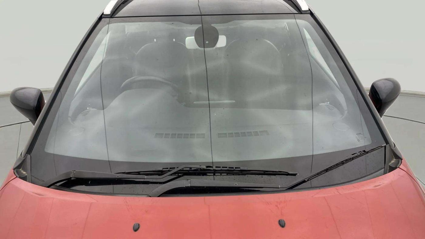 2019 Nissan Kicks XV PREMIUM O DUAL TONE DIESEL, Diesel, Manual, 51,980 km, Front Windshield