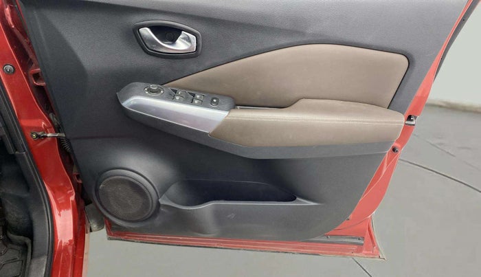 2019 Nissan Kicks XV PREMIUM O DUAL TONE DIESEL, Diesel, Manual, 51,980 km, Driver Side Door Panels Control