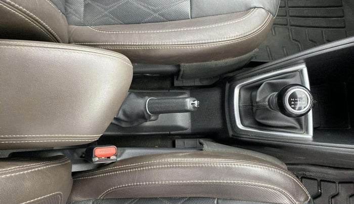 2019 Nissan Kicks XV PREMIUM O DUAL TONE DIESEL, Diesel, Manual, 51,980 km, Gear Lever