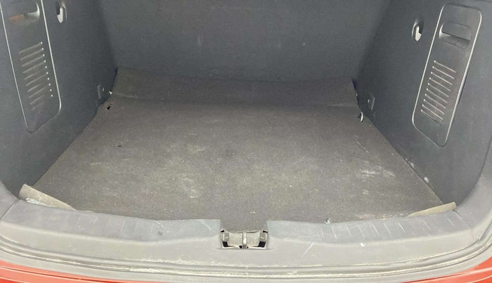 2019 Nissan Kicks XV PREMIUM O DUAL TONE DIESEL, Diesel, Manual, 51,980 km, Boot Inside