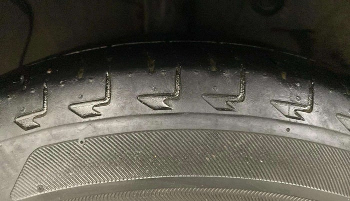 2014 Hyundai Xcent S 1.2, CNG, Manual, 75,627 km, Right Rear Tyre Tread