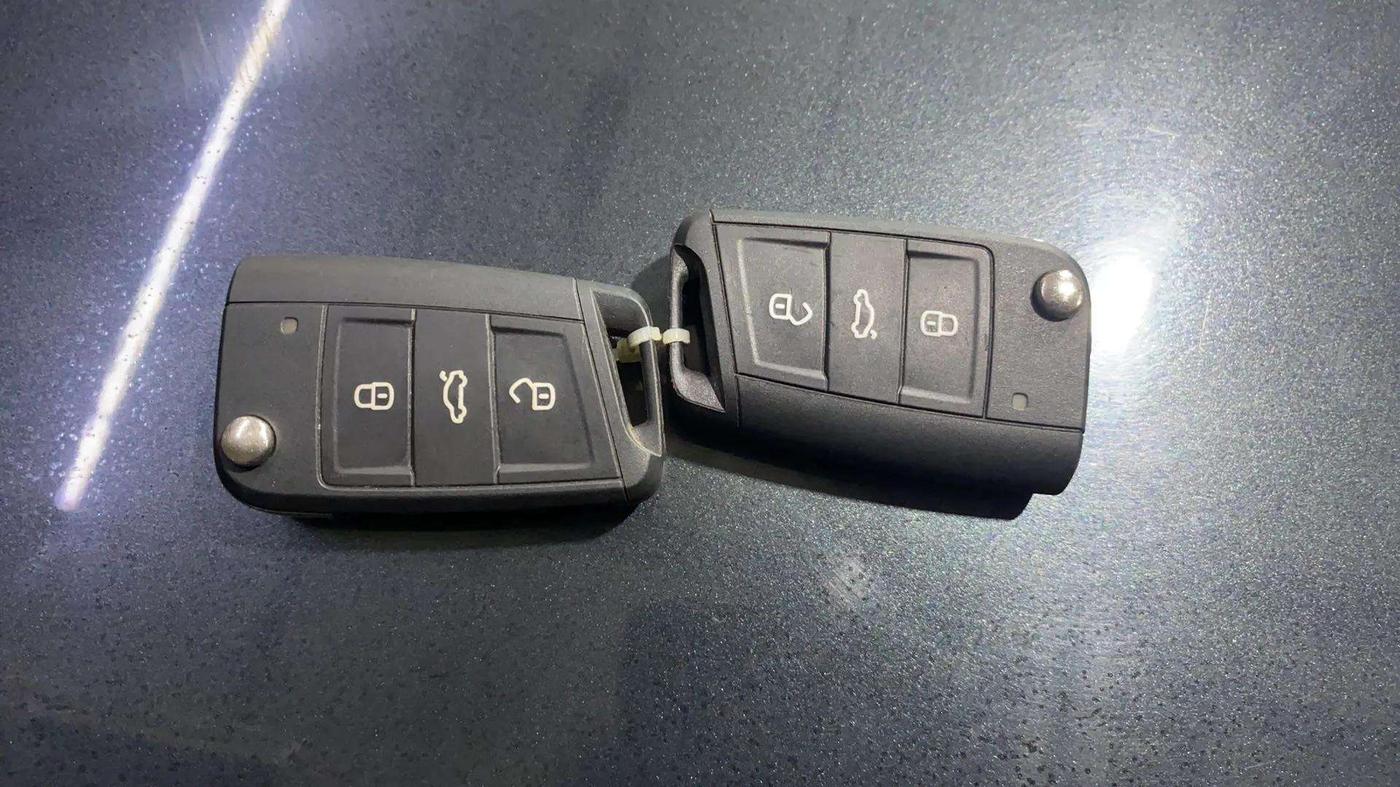 2024 Volkswagen TAIGUN COMFORTLINE 1.0 TSI MT, Petrol, Manual, 7,128 km, Key Close Up