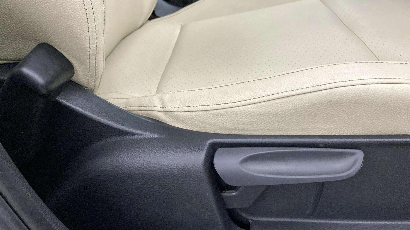 2021 Skoda Rapid STYLE AT TSI, Petrol, Automatic, 28,581 km, Driver Side Adjustment Panel