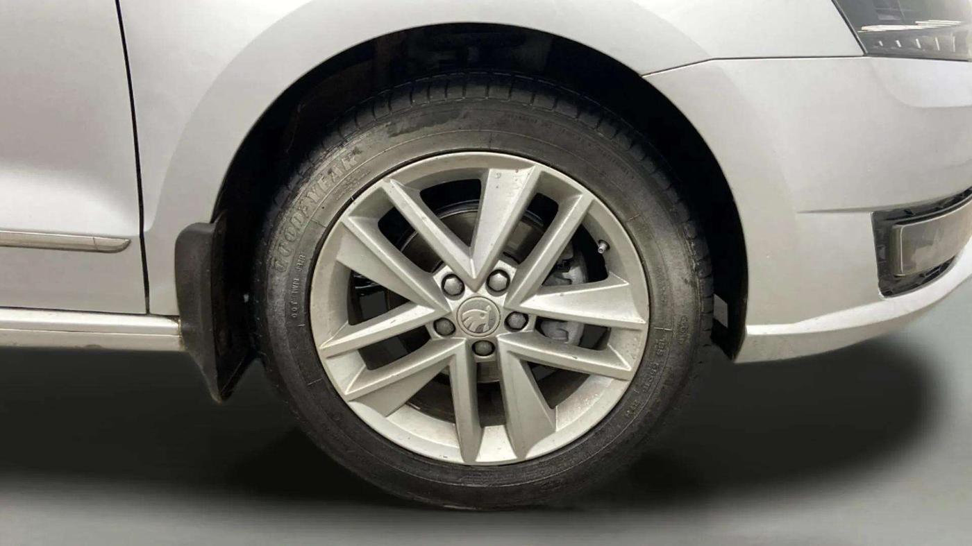 2021 Skoda Rapid STYLE AT TSI, Petrol, Automatic, 28,581 km, Right Front Wheel