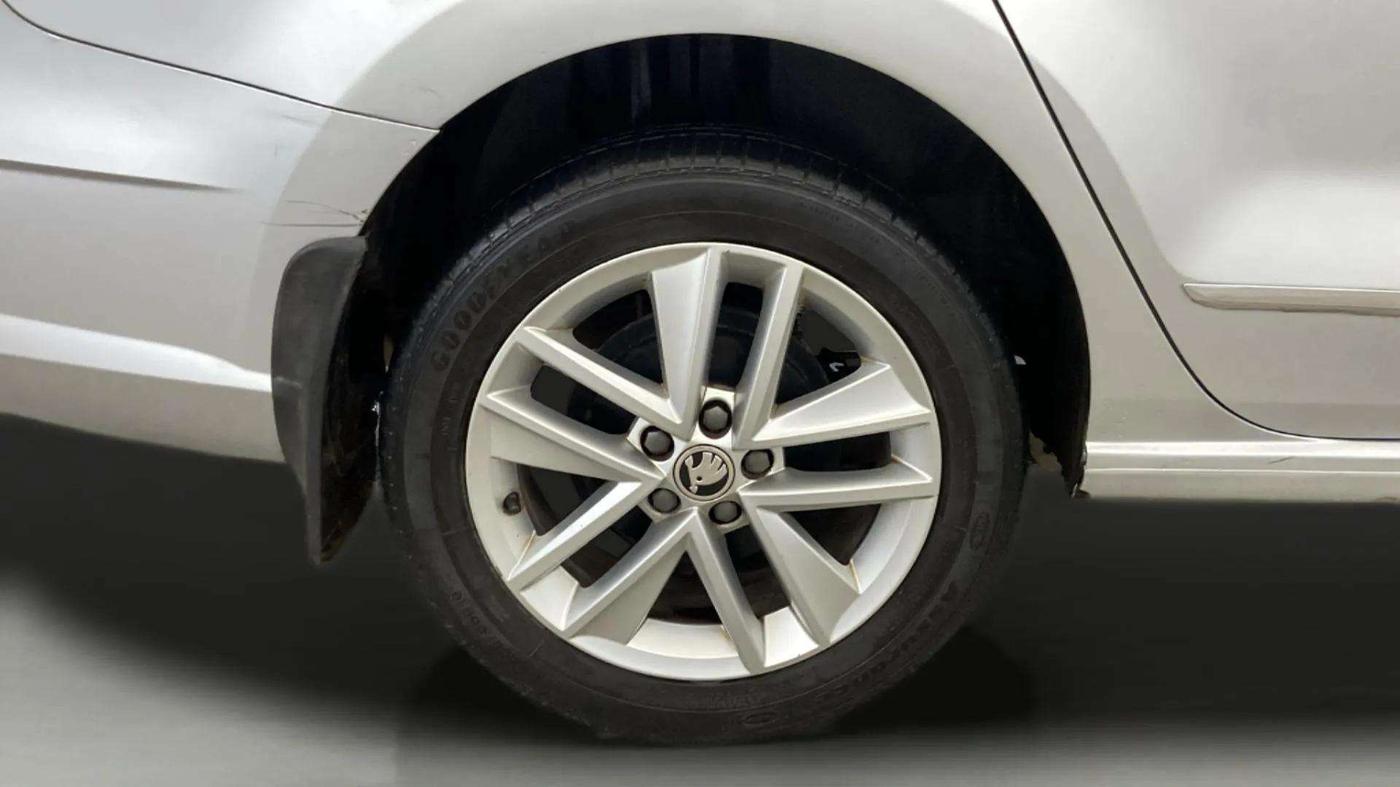 2021 Skoda Rapid STYLE AT TSI, Petrol, Automatic, 28,581 km, Right Rear Wheel