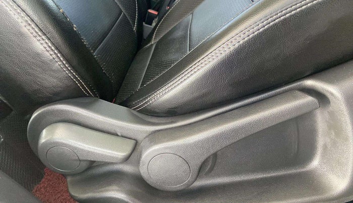 2019 Nissan Kicks XV DIESEL, Diesel, Manual, 40,783 km, Driver Side Adjustment Panel