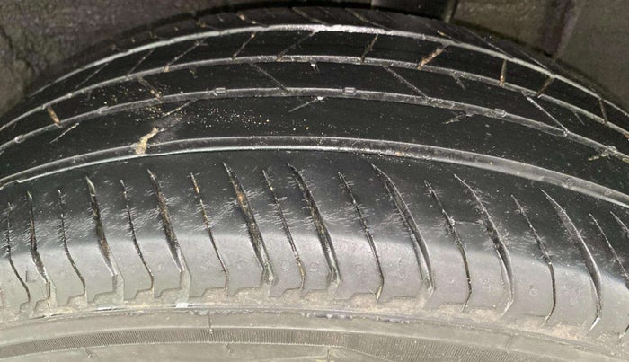2022 Renault Kiger RXZ AMT, Petrol, Automatic, 30,207 km, Left Rear Tyre Tread