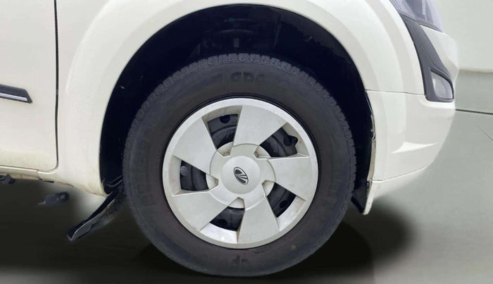 2017 Mahindra XUV500 W4, Diesel, Manual, 51,287 km, Right Front Wheel