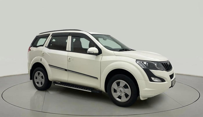 2017 Mahindra XUV500 W4, Diesel, Manual, 51,287 km, Right Front Diagonal