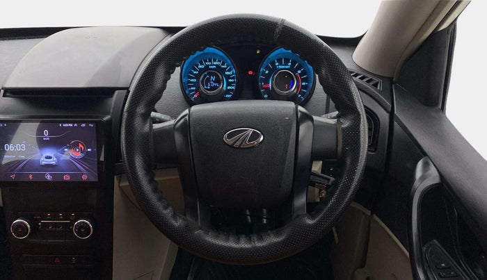 2017 Mahindra XUV500 W4, Diesel, Manual, 51,287 km, Steering Wheel Close Up