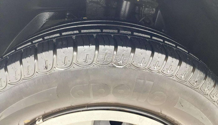 2017 Mahindra XUV500 W4, Diesel, Manual, 51,287 km, Left Front Tyre Tread