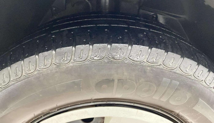 2017 Mahindra XUV500 W4, Diesel, Manual, 51,287 km, Right Front Tyre Tread