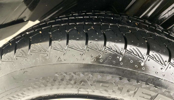 2024 Maruti Grand Vitara SIGMA SMART HYBRID, Petrol, Manual, 6,650 km, Right Rear Tyre Tread