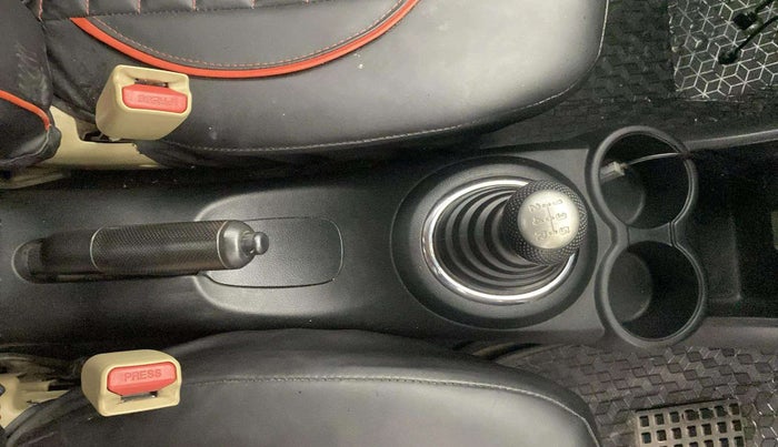 2014 Honda Brio S MT, Petrol, Manual, 49,457 km, Gear Lever