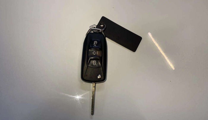 2023 Tata NEXON PURE 1.2 PETROL, CNG, Manual, 20,372 km, Key Close Up
