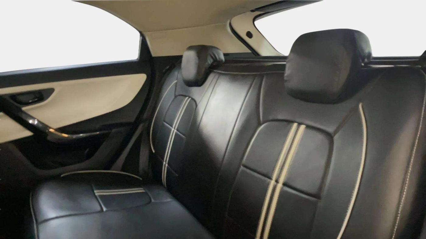2023 Tata NEXON PURE 1.2 PETROL, CNG, Manual, 20,402 km, Right Side Rear Door Cabin