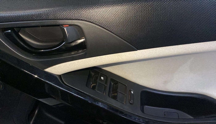 2023 Tata NEXON PURE 1.2 PETROL, CNG, Manual, 20,372 km, Driver Side Door Panels Control
