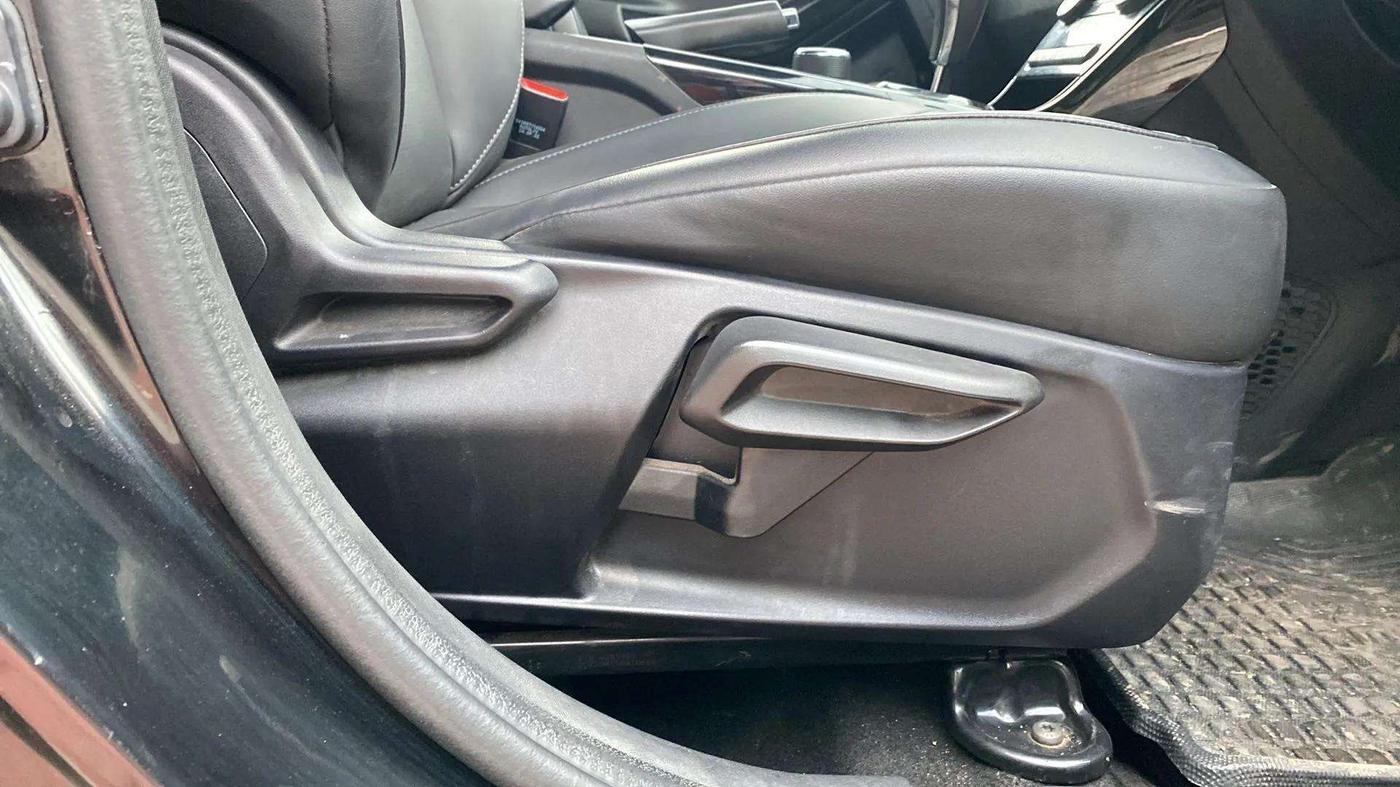 2022 Tata NEXON XZA PLUS DIESEL DARK EDITION, Diesel, Automatic, 31,760 km, Driver Side Adjustment Panel
