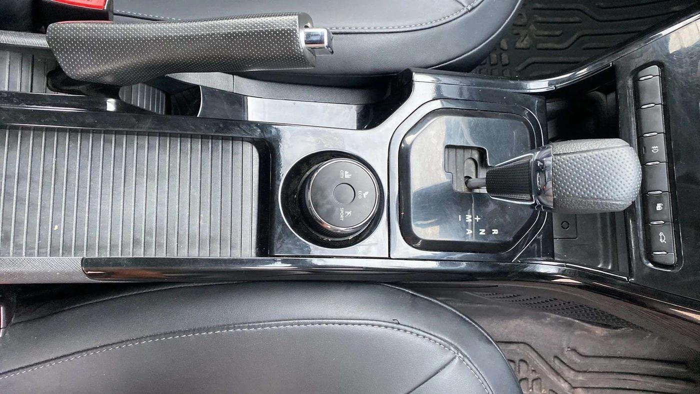 2022 Tata NEXON XZA PLUS DIESEL DARK EDITION, Diesel, Automatic, 31,760 km, Gear Lever