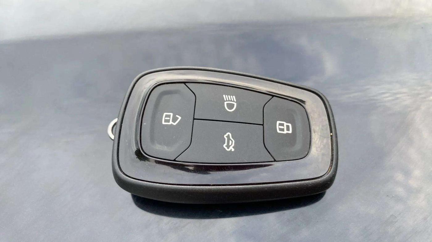 2022 Tata NEXON XZA PLUS DIESEL DARK EDITION, Diesel, Automatic, 31,760 km, Key Close Up
