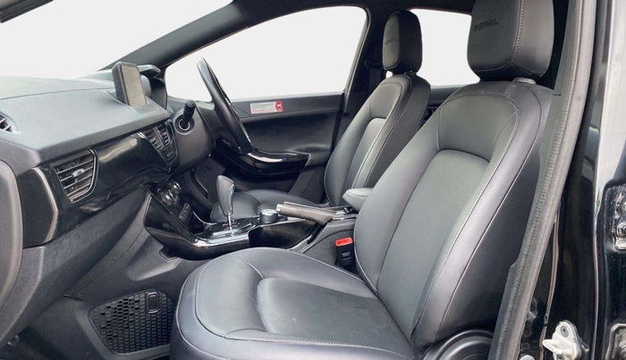 2022 Tata NEXON XZA PLUS DIESEL DARK EDITION, Diesel, Automatic, 31,730 km, Right Side Front Door Cabin