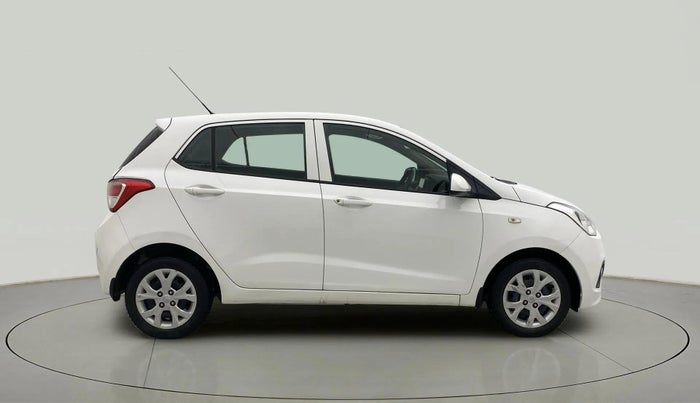 2016 Hyundai Grand i10 MAGNA AT 1.2 KAPPA VTVT, Petrol, Automatic, 45,828 km, Right Side View