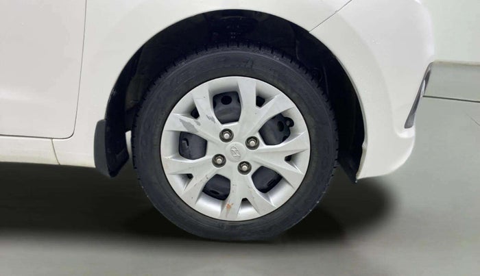 2016 Hyundai Grand i10 MAGNA AT 1.2 KAPPA VTVT, Petrol, Automatic, 45,828 km, Right Front Wheel