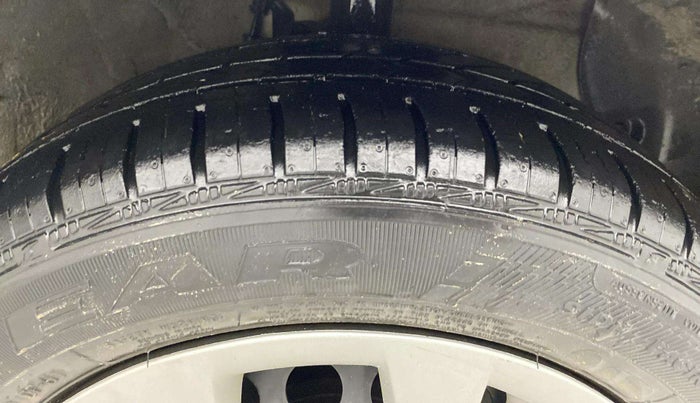 2016 Hyundai Grand i10 MAGNA AT 1.2 KAPPA VTVT, Petrol, Automatic, 45,828 km, Right Front Tyre Tread