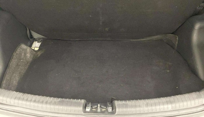 2016 Hyundai Grand i10 MAGNA AT 1.2 KAPPA VTVT, Petrol, Automatic, 45,828 km, Boot Inside