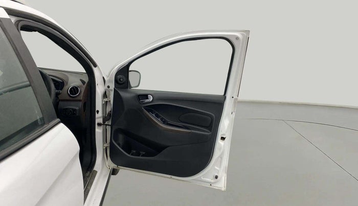 2018 Ford FREESTYLE TITANIUM 1.2 PETROL, Petrol, Manual, 40,849 km, RHS Front Door