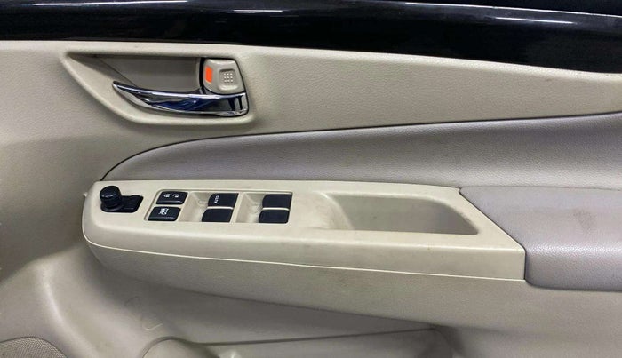 2017 Maruti Ciaz ALPHA 1.4 PETROL, Petrol, Manual, 95,334 km, Driver Side Door Panels Control