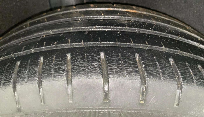 2018 Maruti Baleno ZETA CVT PETROL 1.2, Petrol, Automatic, 65,518 km, Right Rear Tyre Tread