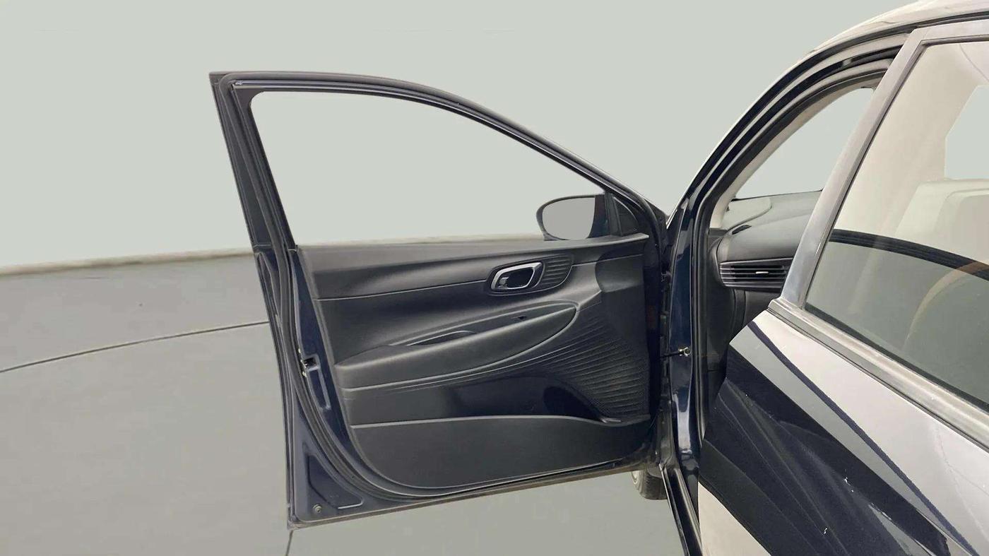 2023 Hyundai NEW I20 MAGNA 1.2 MT, Petrol, Manual, 11,635 km, LHS Front Door