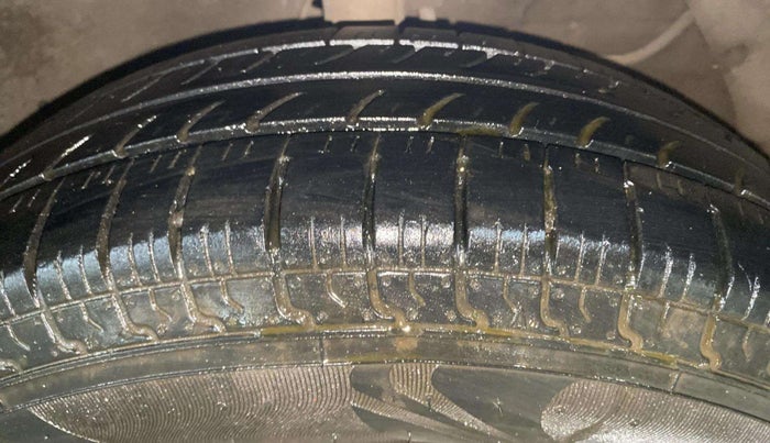 2021 Maruti Dzire VXI, Petrol, Manual, 71,713 km, Right Front Tyre Tread