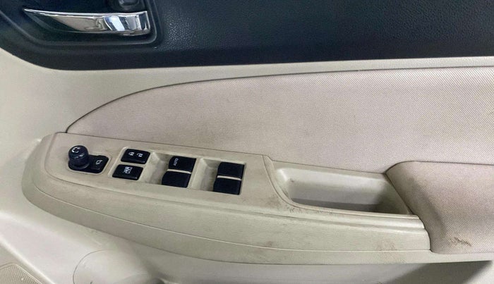 2021 Maruti Dzire VXI, Petrol, Manual, 71,713 km, Driver Side Door Panels Control