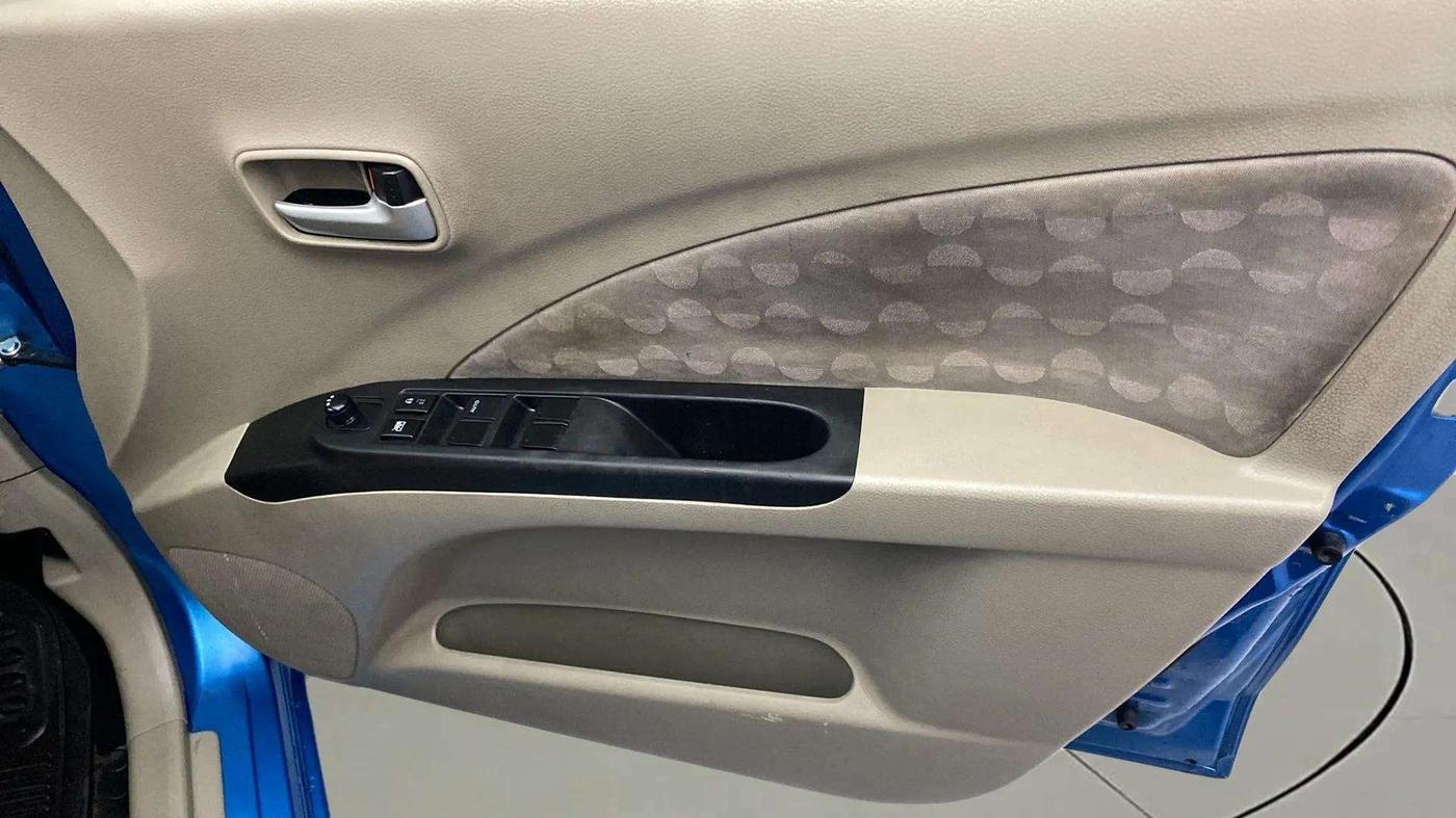 2017 Maruti Celerio ZXI AMT (O), Petrol, Automatic, 60,649 km, Driver Side Door Panels Control