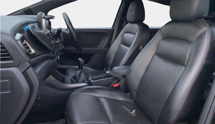 2022 Tata ALTROZ XZ PLUS PETROL DARK EDITION, Petrol, Manual, 39,995 km, Right Side Front Door Cabin