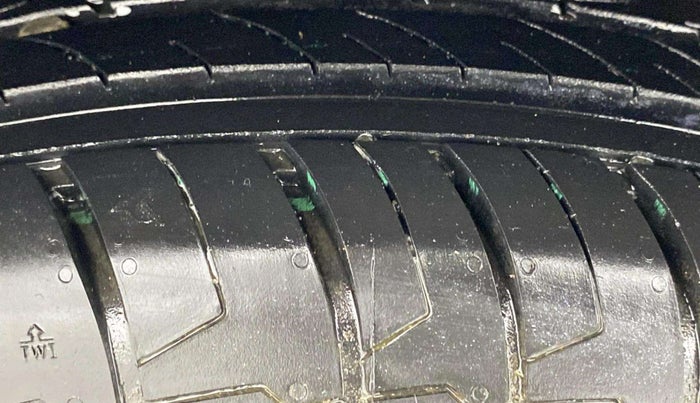 2022 Maruti Dzire VXI CNG, CNG, Manual, 46,730 km, Left Front Tyre Tread