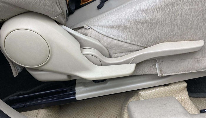 2021 Maruti Dzire ZXI AMT, Petrol, Automatic, 1,23,987 km, Driver Side Adjustment Panel