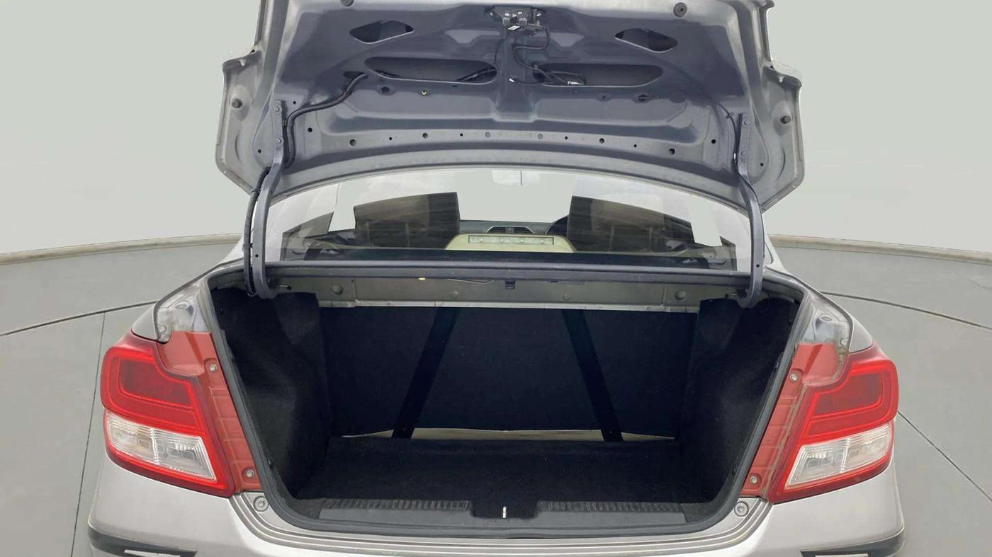 2021 Maruti Dzire ZXI AMT, Petrol, Automatic, 1,24,064 km, Boot Inside