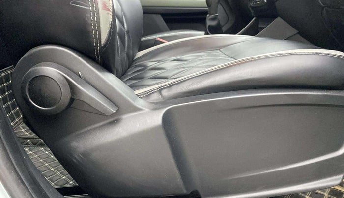 2023 Tata PUNCH CREATIVE  MT, Petrol, Manual, 47,184 km, Driver Side Adjustment Panel