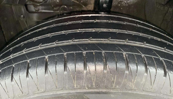 2021 Maruti Vitara Brezza ZXI PLUS DUAL TONE, Petrol, Manual, 1,08,832 km, Left Front Tyre Tread