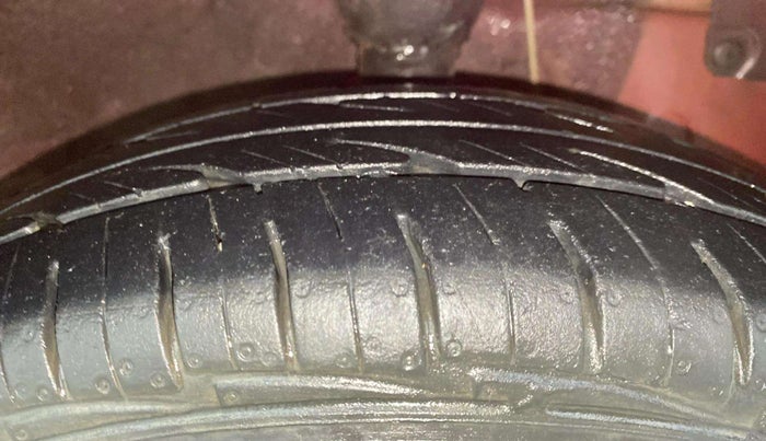 2015 Hyundai Eon ERA +, Petrol, Manual, 48,351 km, Right Front Tyre Tread