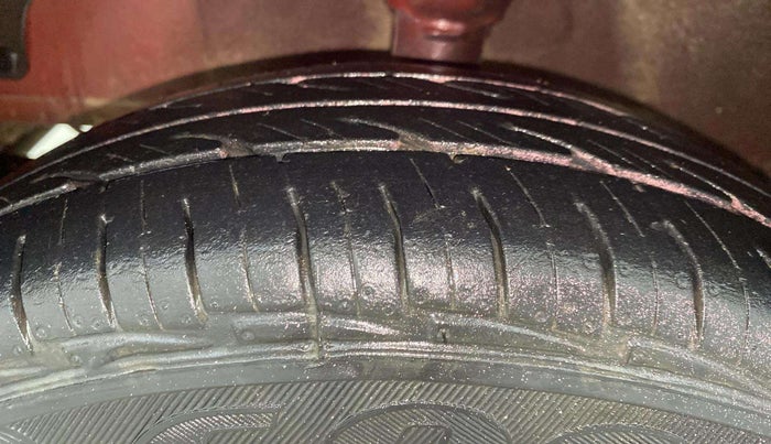 2015 Hyundai Eon ERA +, Petrol, Manual, 48,351 km, Left Front Tyre Tread