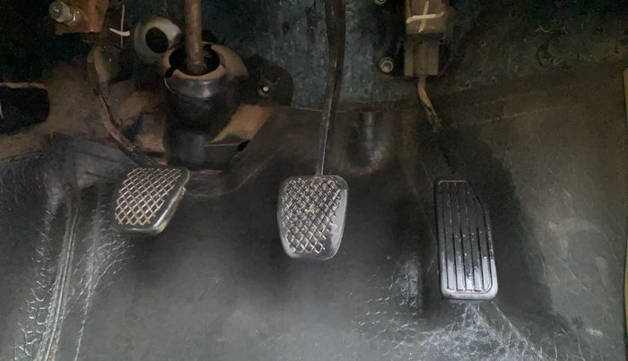 2015 Honda Amaze 1.2L I-VTEC S, CNG, Manual, 81,262 km, Pedals