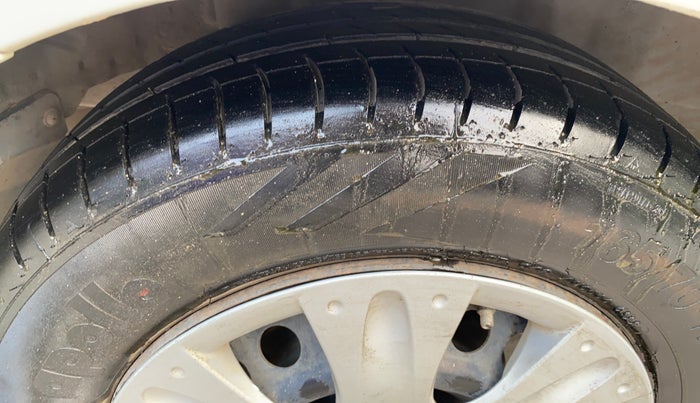 2015 Honda Amaze 1.2L I-VTEC S, CNG, Manual, 81,262 km, Left Front Tyre Tread