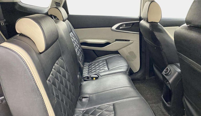 2022 KIA CARENS PRESTIGE 1.4 PETROL 7 STR, Petrol, Manual, 35,497 km, Right Side Rear Door Cabin