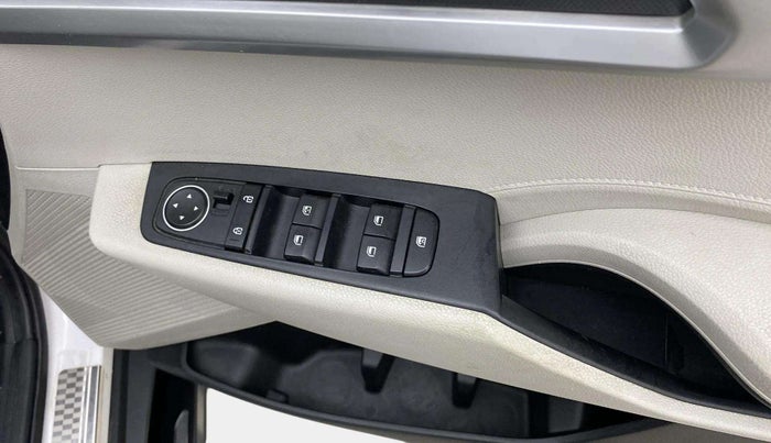 2022 KIA CARENS PRESTIGE 1.4 PETROL 7 STR, Petrol, Manual, 35,497 km, Driver Side Door Panels Control