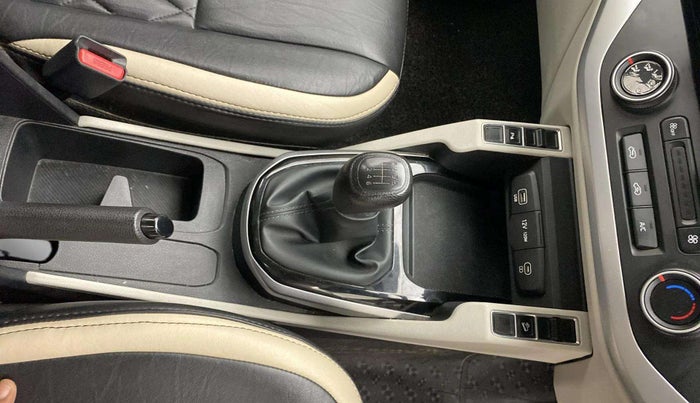 2022 KIA CARENS PRESTIGE 1.4 PETROL 7 STR, Petrol, Manual, 35,497 km, Gear Lever
